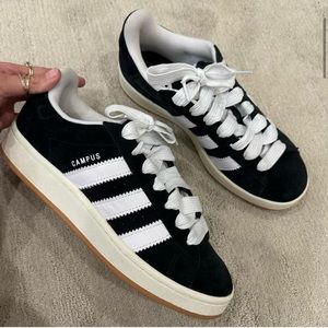 Black Adidas Campus 00’s